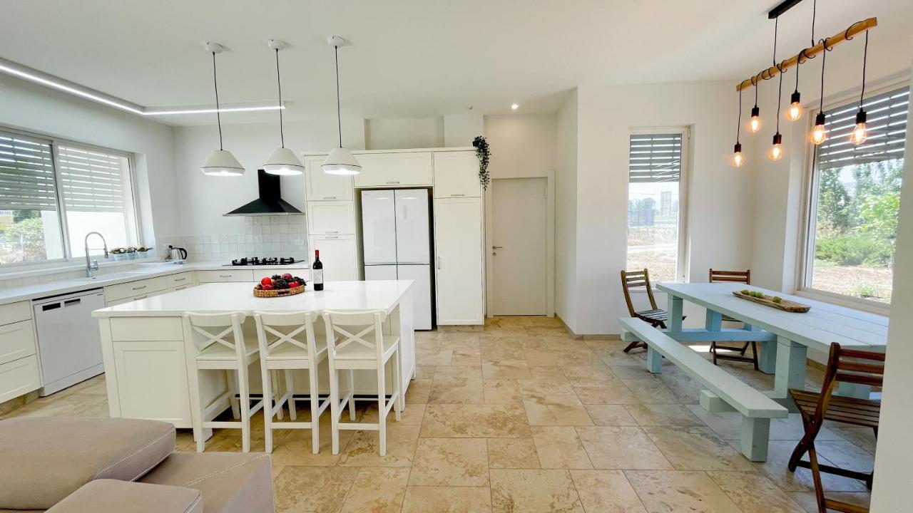 הבית הלבן בכפר בלום Villa Exteriör bild